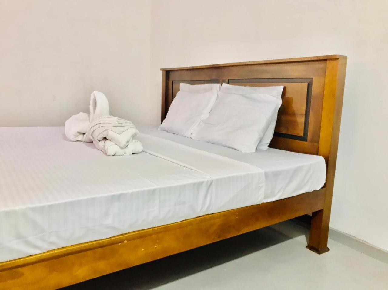Apartamento Lucky Mongrooves Midigama East Exterior foto