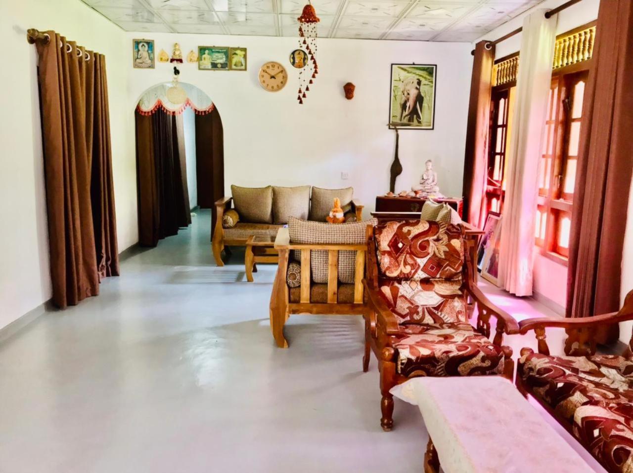 Apartamento Lucky Mongrooves Midigama East Exterior foto